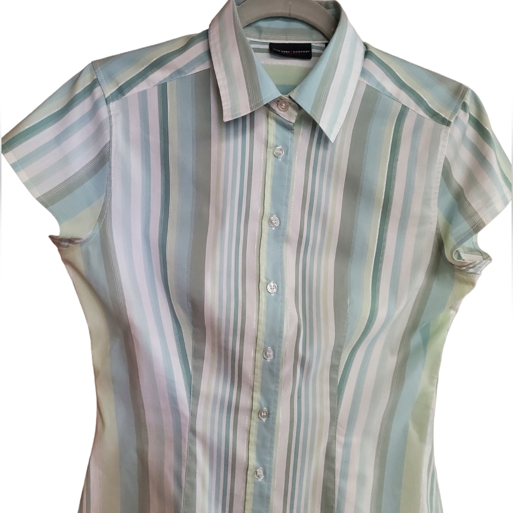 NEW YORK & COMPANY SHORT SLEEVE BLOUSE SIZE S